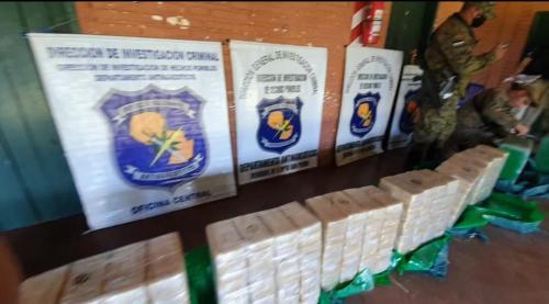 San Pedro: Hallan 10 bolsas de cocaína oculta en una estancia